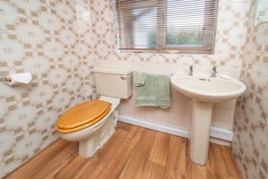 GUEST CLOAKROOM- click for photo gallery